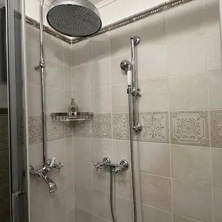 Regal House Manetti 16 Guest house
